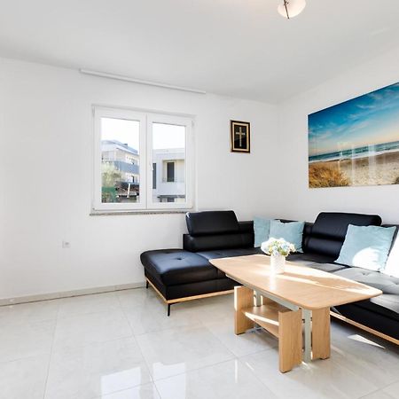 Apartment Kamila Krk Town Eksteriør bilde
